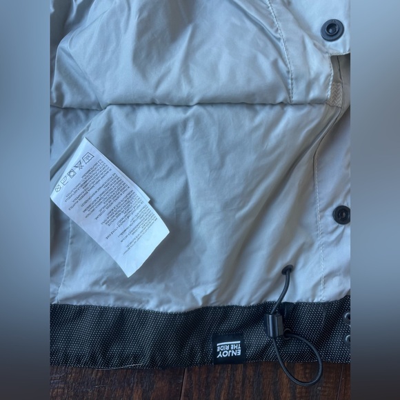 Ride ACT snowboard jacket - Picture 13 of 16